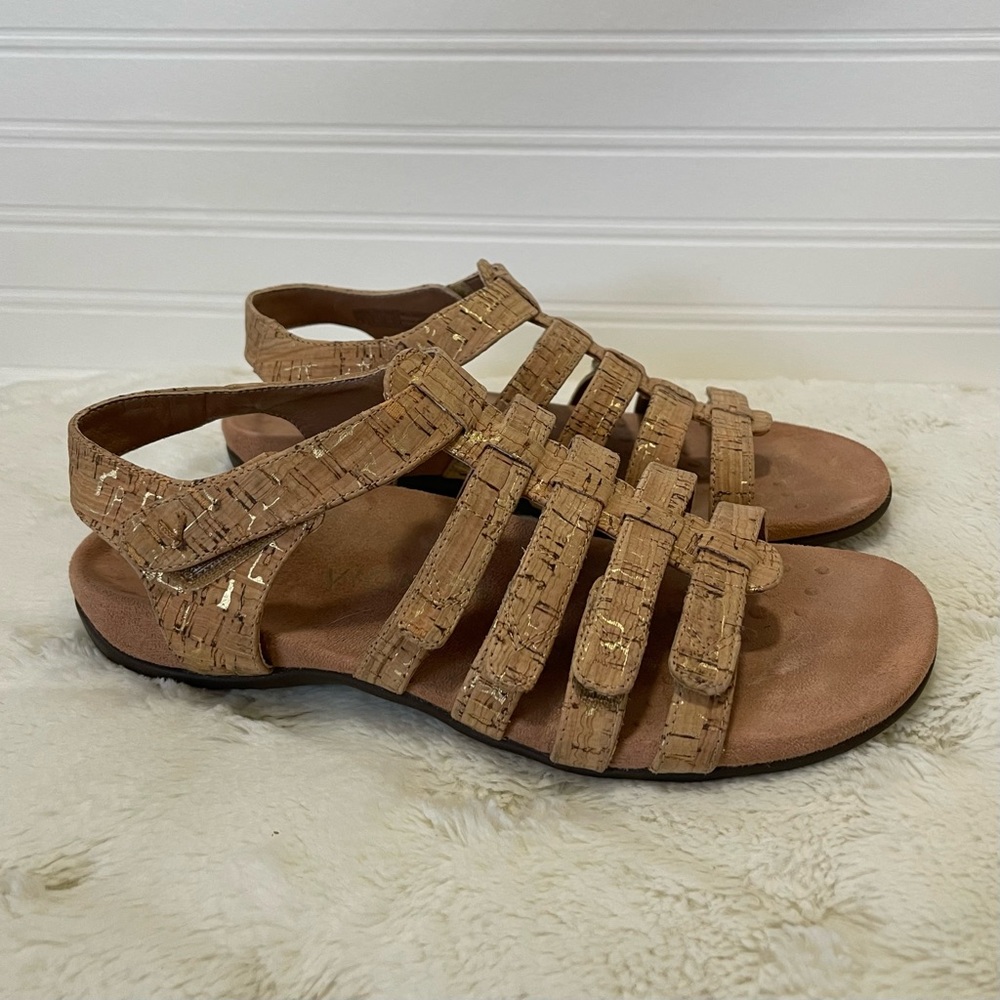 Vionic Sandals Size 8